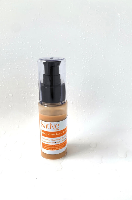 Daily Glow Facial Treatment Serum with Niacinamide, Hyaluronic Acid and Licorice Extract.
